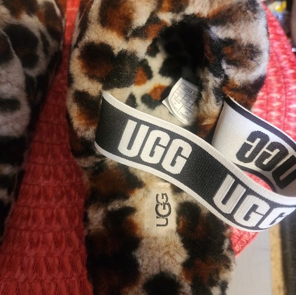 UGG Women's Fluff Yeah Slipper size 9 Amphora Leopard - Picture 4 of 6